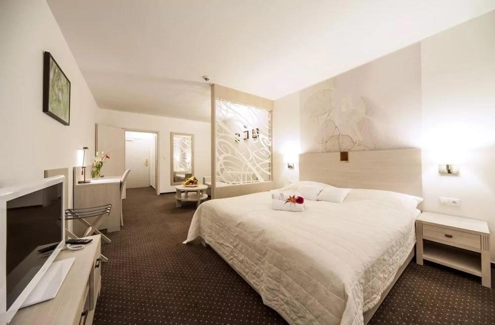 Hotel Slameny Dom & Spa Malá Ida Eksteriør bilde